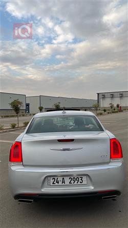 کرایسلەر 300